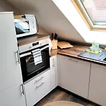 Ferienwohnung Am Waldesrand - Garten, Terrasse, Grill, Luftkuehler, Massagesessel, Kinderspielecke, Spielekonsole
