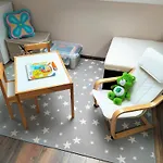 Ferienwohnung Am Waldesrand - Garten, Terrasse, Grill, Luftkuehler, Massagesessel, Kinderspielecke, Spielekonsole