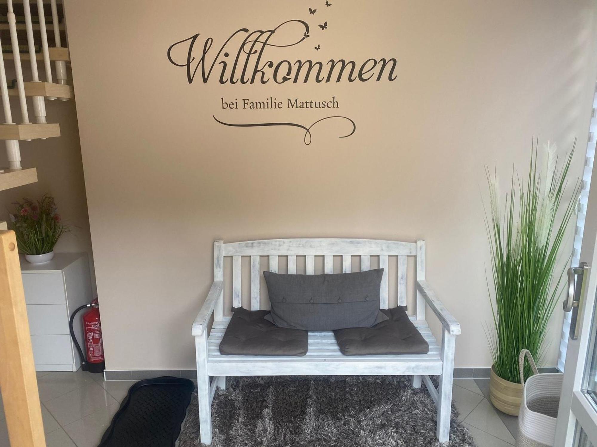 Apartamento Am Waldesrand: Garden Retreat With Family-friendly Amenities *