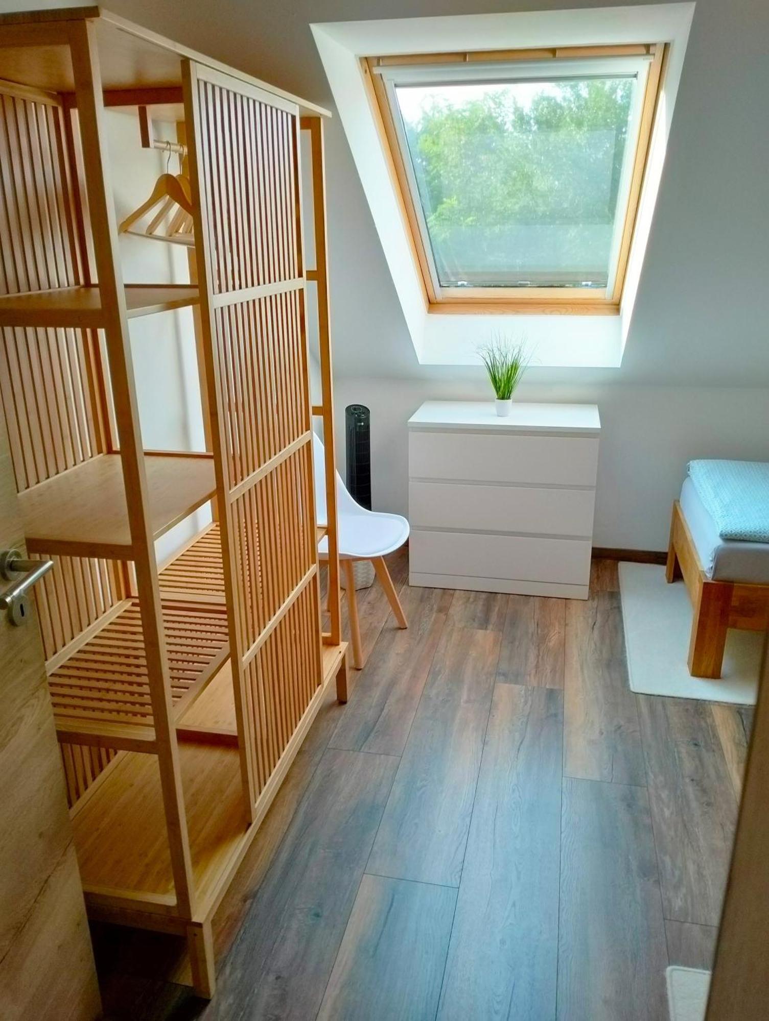 Apartamento Am Waldesrand: Garden Retreat With Family-friendly Amenities Cottbus