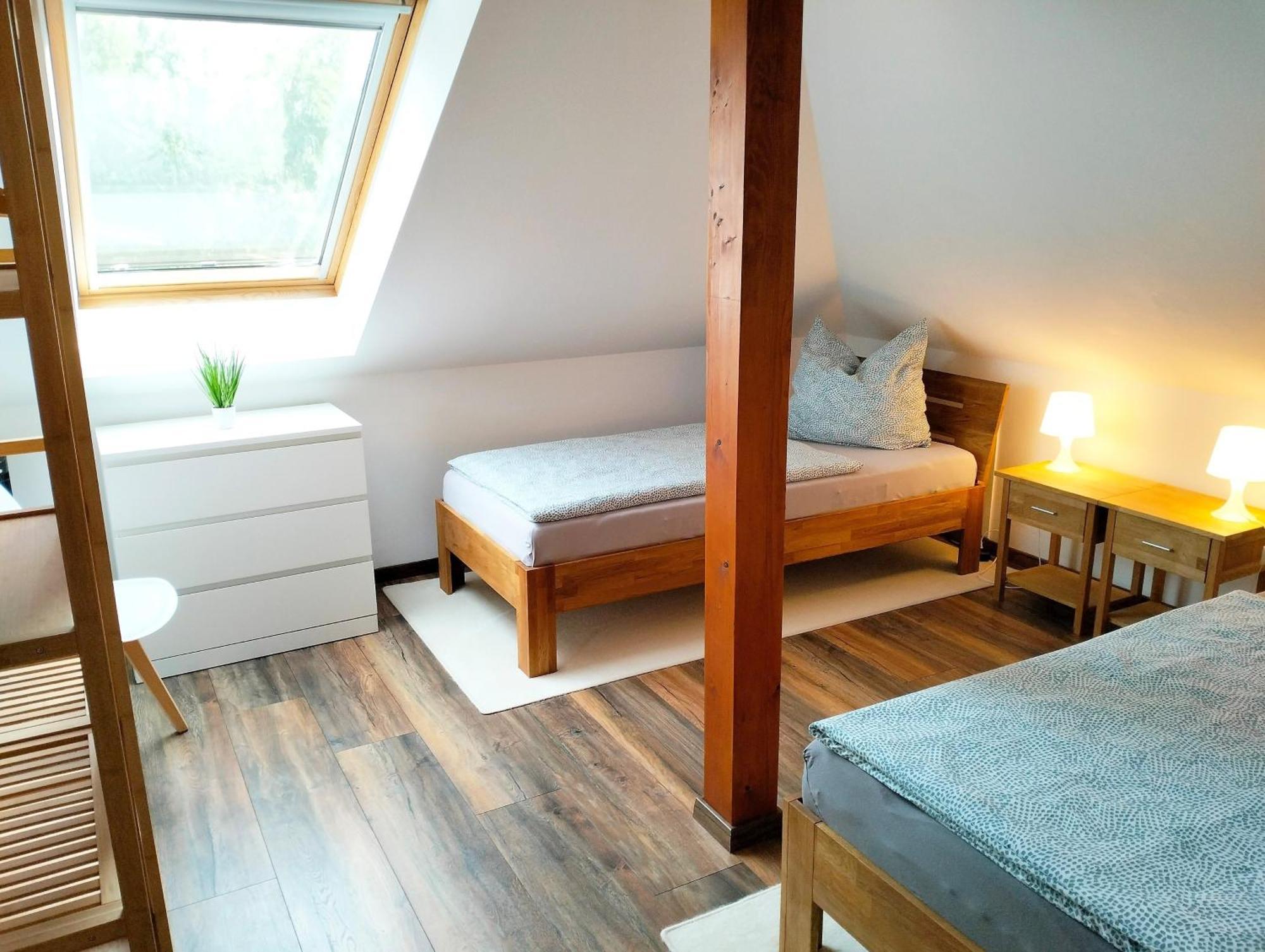 Apartamento Am Waldesrand: Garden Retreat With Family-friendly Amenities *