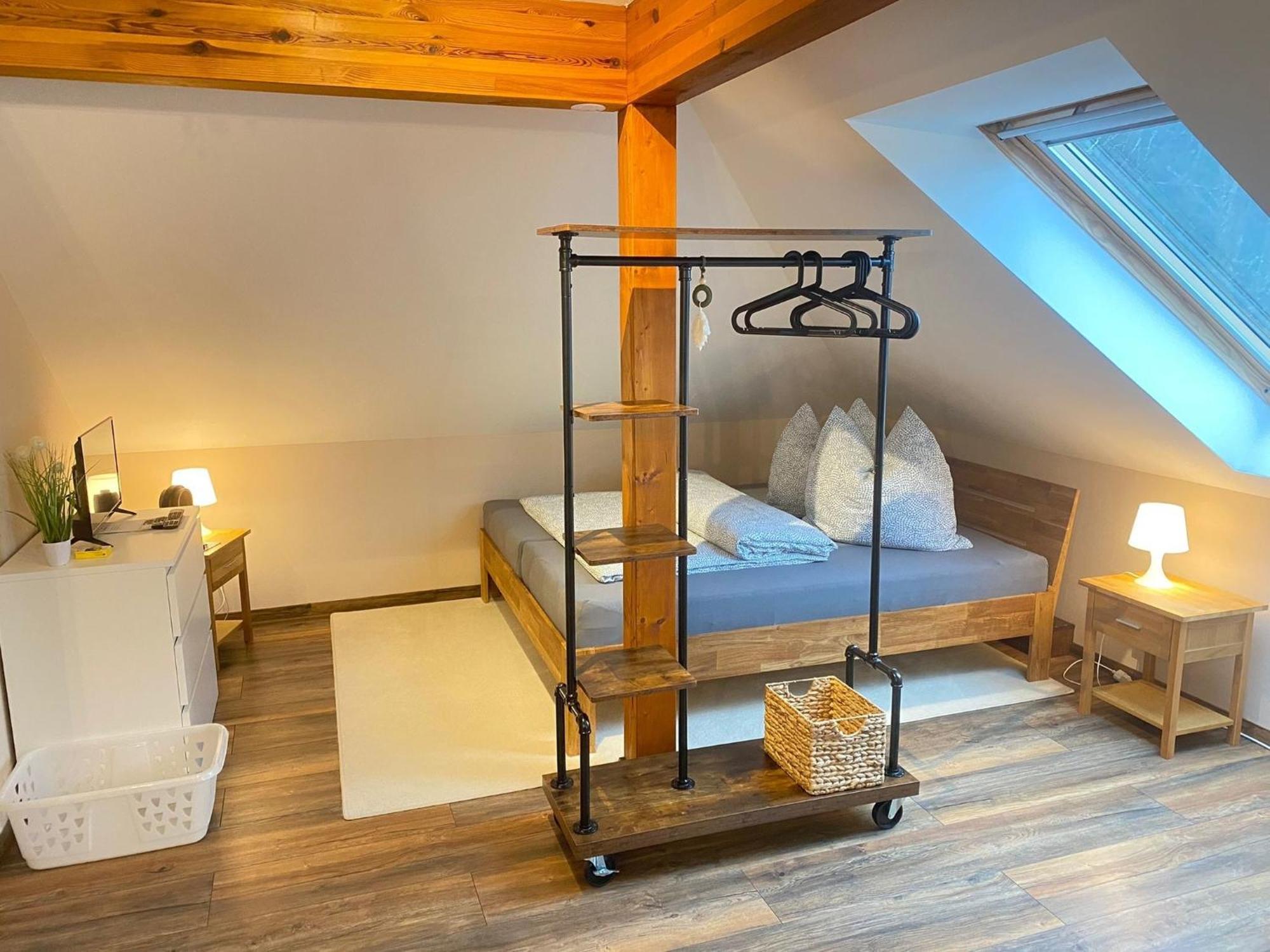 Am Waldesrand: Garden Retreat With Family-friendly Amenities