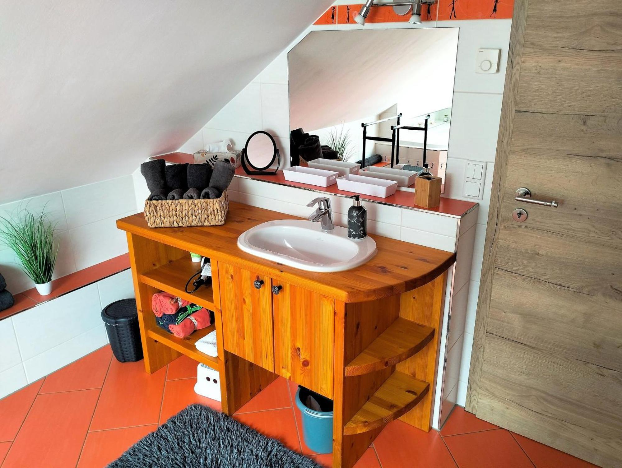 Apartamento Am Waldesrand: Garden Retreat With Family-friendly Amenities Cottbus