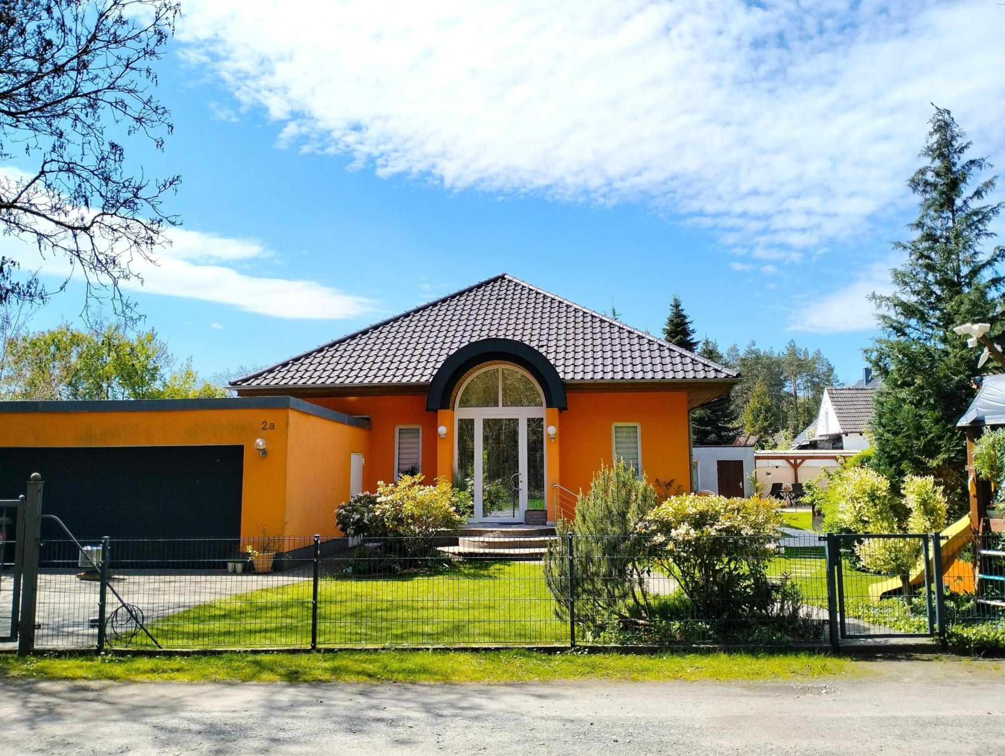 Apartamento Am Waldesrand: Garden Retreat With Family-friendly Amenities *